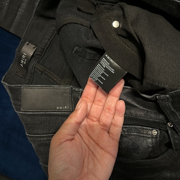 Amiri Men’s jeans and T shirt only worn once - Picture 4 of 9